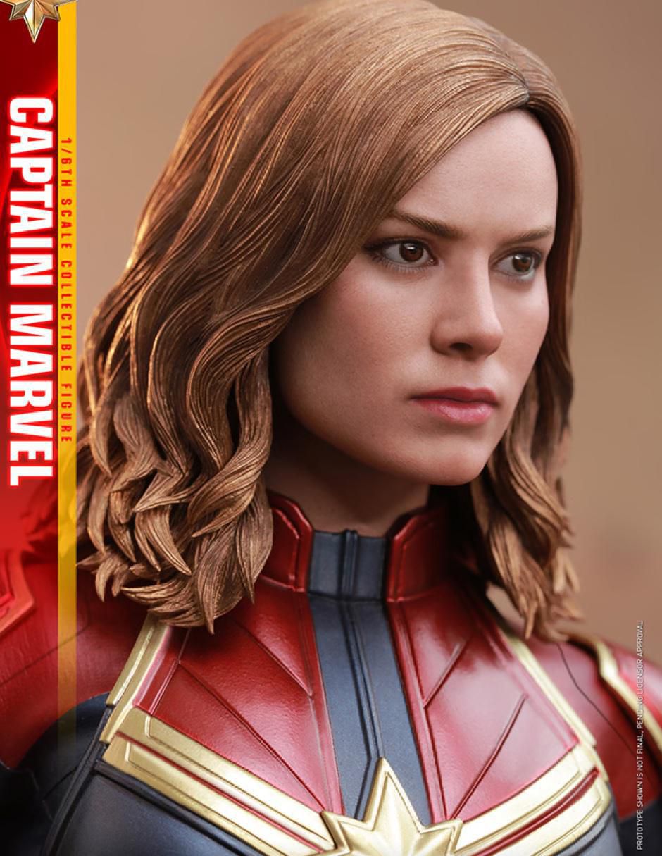 Figura de colección Marvel Studios: Avengers Captain Marvel collectors