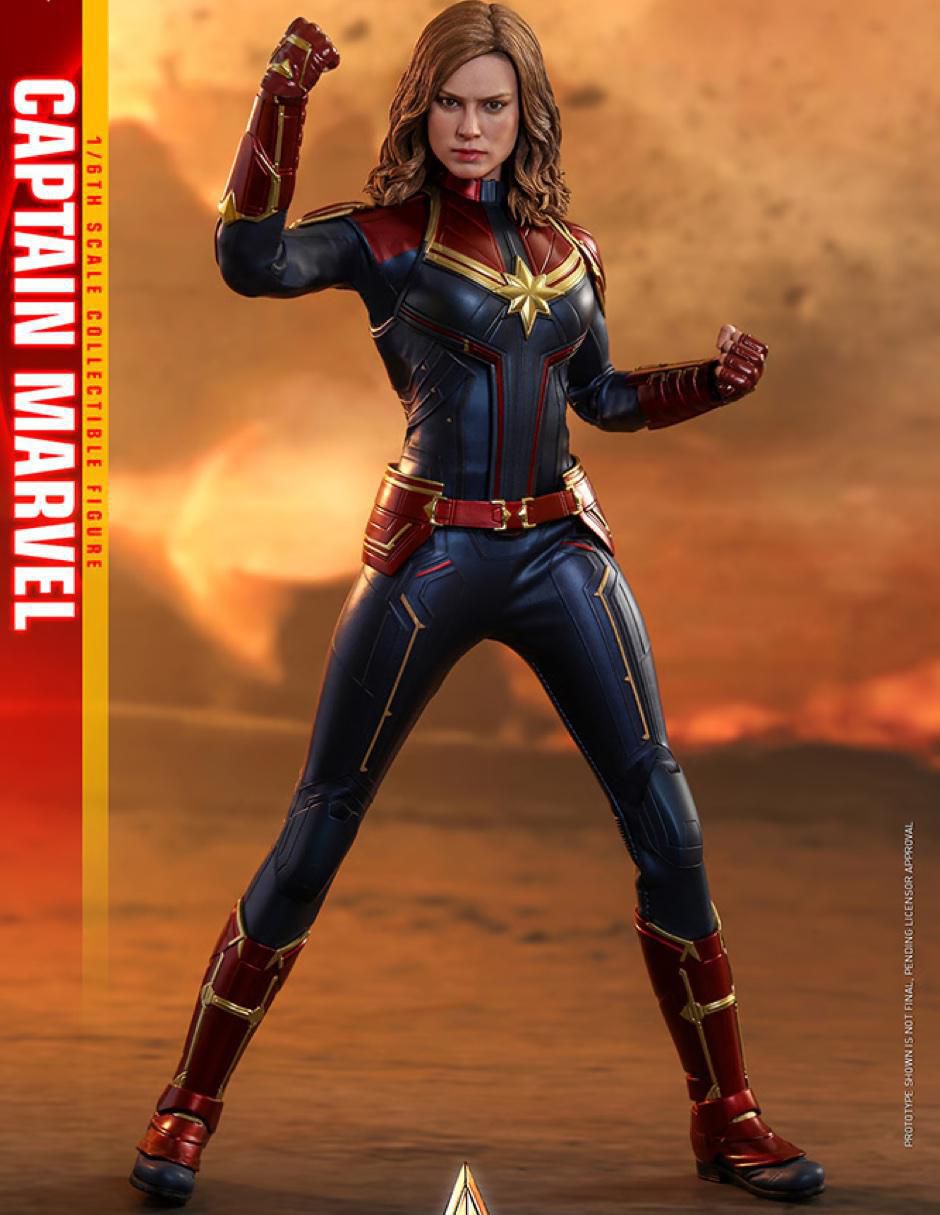 Figura de colección Marvel Studios: Avengers Captain Marvel collectors