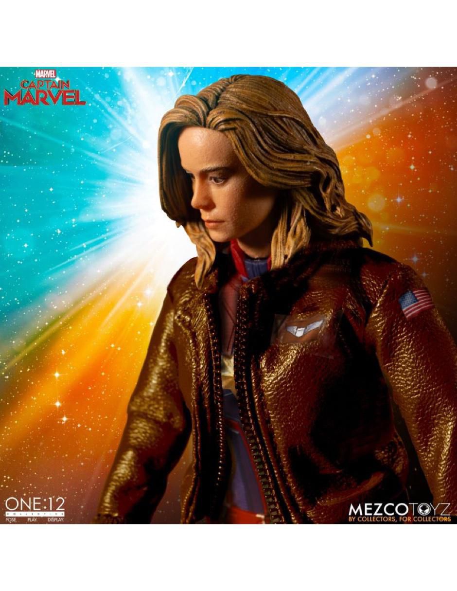 Figura de colección Marvel: Avengers Captain Marvel Deluxe 3
