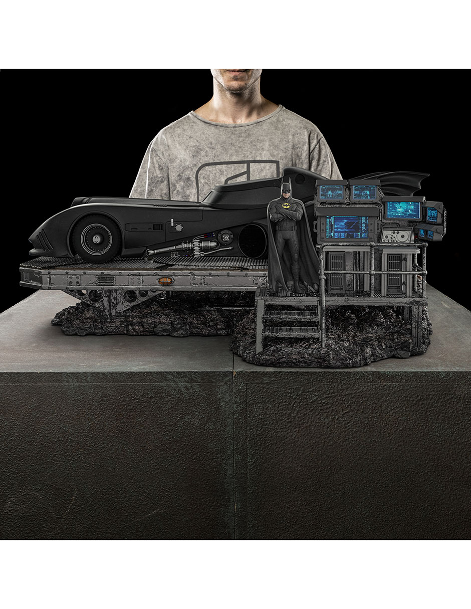 Escultura Iron Studios Batmobile