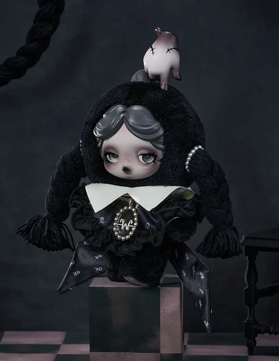 Figura de colección skullpanda wednesday addams