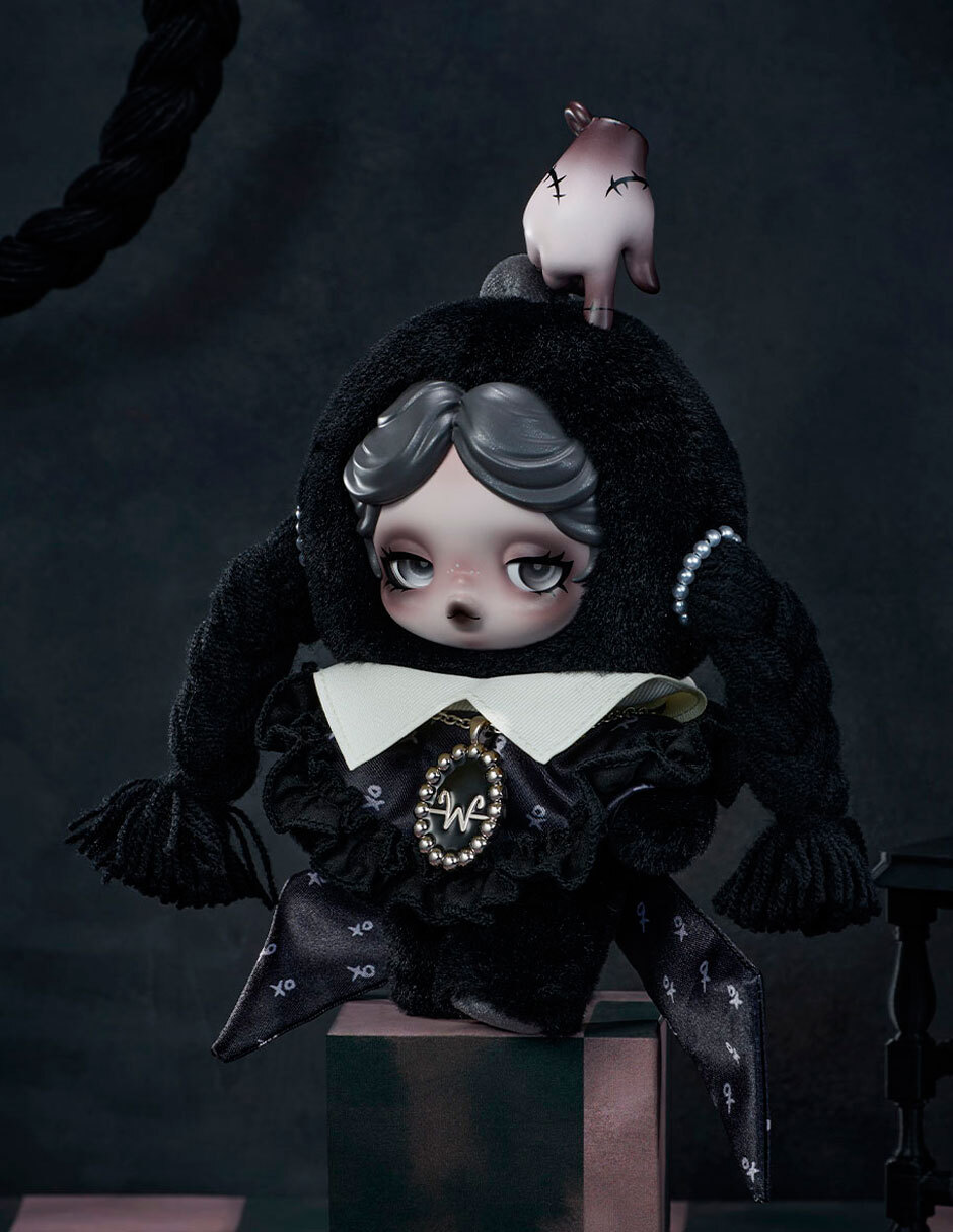 Figura de colección Skullpanda Wednesday Addams 2
